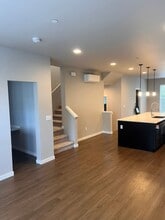 13717 Admiralty Way in Lynnwood, WA - Building Photo - Building Photo
