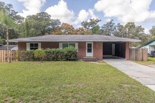 1404 N Garfield Ave in DeLand, FL - Building Photo