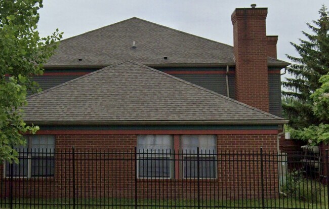 421 W Water St in Flint, MI - Foto de edificio - Building Photo