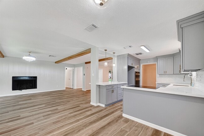 property at 25503 Foxbriar Ln