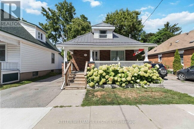 property at 7 Cummings Ave