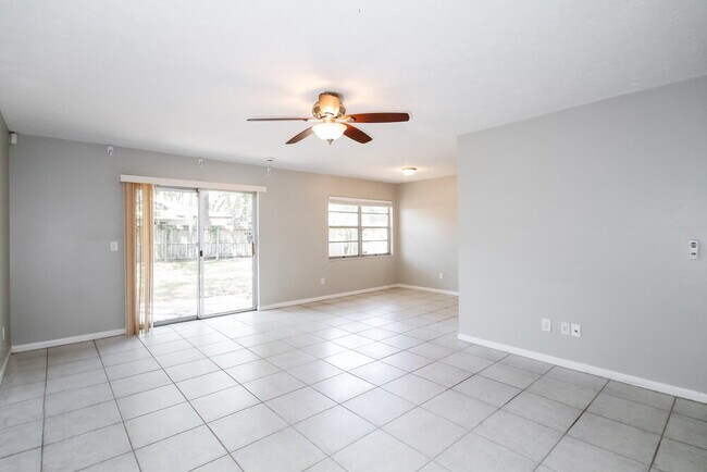 3222 Las Brisas Dr in Riverview, FL - Building Photo - Building Photo