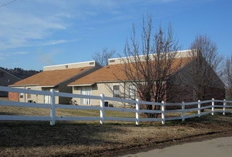 Poteau Valley Apartments in Poteau, OK - Foto de edificio - Building Photo