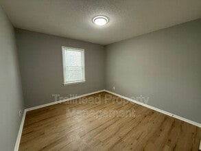8440 Newton St in Overland Park, KS - Building Photo - Building Photo