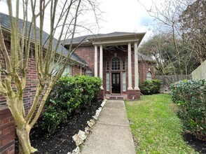 1759 Lakeside Enclave Dr in Houston, TX - Building Photo - Building Photo
