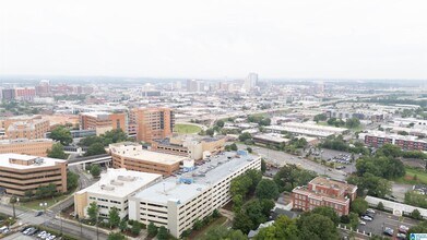 2990 Rhodes Cir S in Birmingham, AL - Building Photo - Building Photo