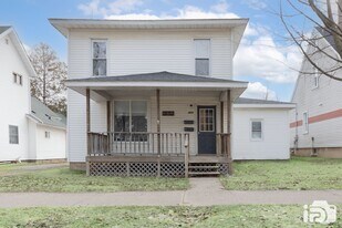 407 S Michigan Ave in Big Rapids, MI - Building Photo