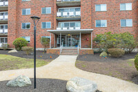 Hill Estates in Belmont, MA - Foto de edificio - Building Photo