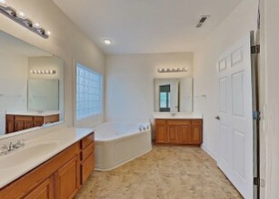10730 Dapple Grey Ln in Charlotte, NC - Building Photo - Building Photo