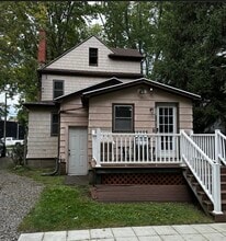9 Hickory St in Rochester, NY - Building Photo - Building Photo