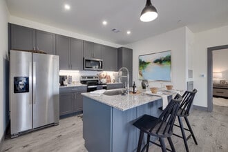 The Laurel in Jenks, OK - Building Photo - Interior Photo