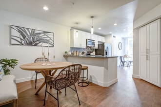 Stoneridge Apartments in Pleasanton, CA - Building Photo - Building Photo