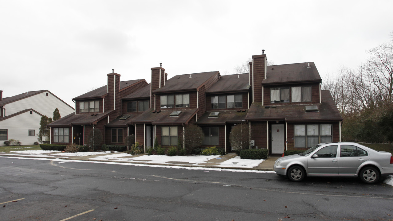 Hansens Landing in Islip, NY - Foto de edificio