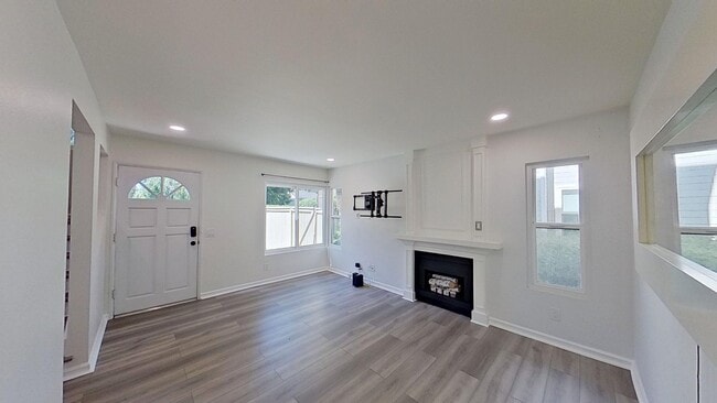 6180 Old Village Rd in Yorba Linda, CA - Foto de edificio - Building Photo