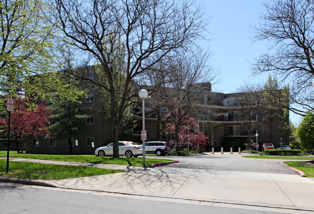 College Park Apartments in Oberlin, OH - Building Photo