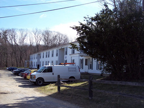 Vista Lane Apartments in Spencer, MA - Building Photo - Building Photo