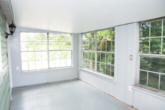 1024 W Trindle Rd, Unit #1 in Mechanicsburg, PA - Foto de edificio - Building Photo