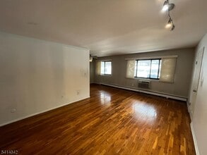 401 Highway22B40U6 in Plainfield, NJ - Building Photo - Building Photo