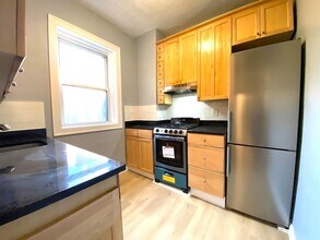 31 Queensberry St, Unit 19 in Boston, MA - Building Photo - Building Photo