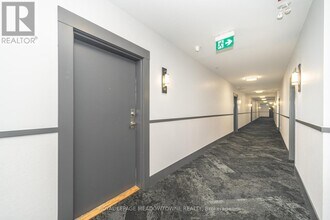 570 Lolita Gardens in Mississauga, ON - Building Photo - Building Photo