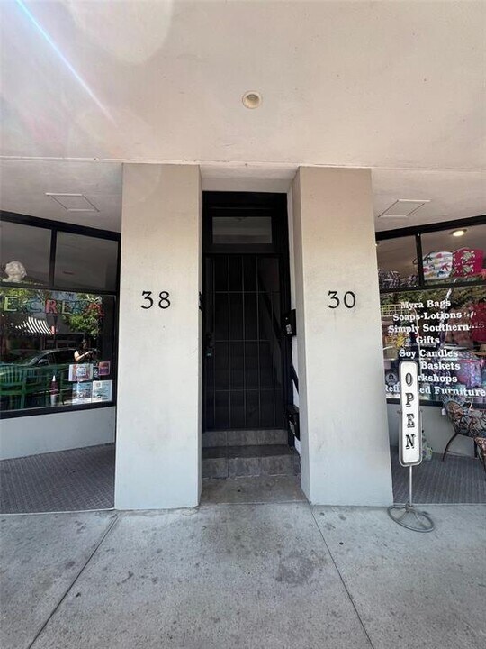 32 E Magnolia Ave in Eustis, FL - Building Photo