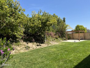13735 Blue Ridge Way in Moorpark, CA - Foto de edificio - Building Photo