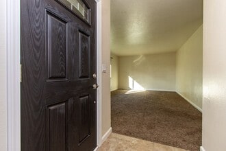 1401 Rosemead Ct in Modesto, CA - Building Photo - Building Photo