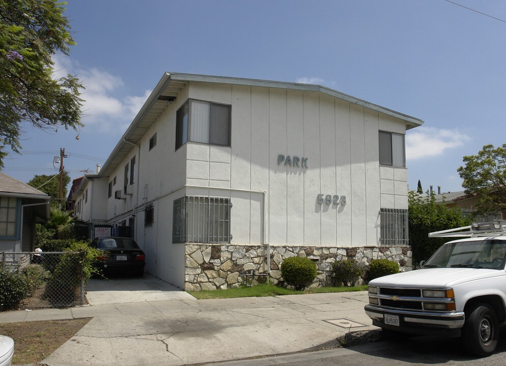 5923 Willoughby Ave in Los Angeles, CA - Building Photo