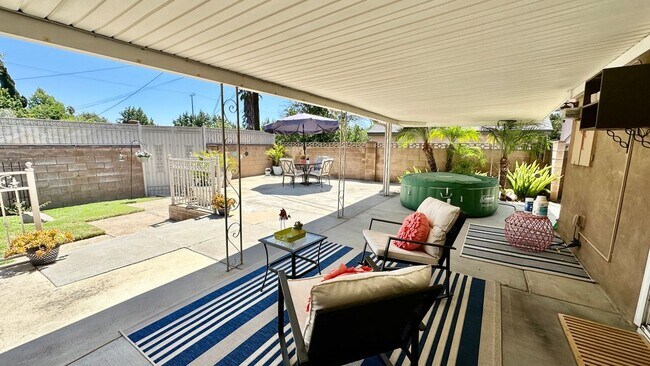 11624 Paso Robles Ave in Los Angeles, CA - Building Photo - Building Photo