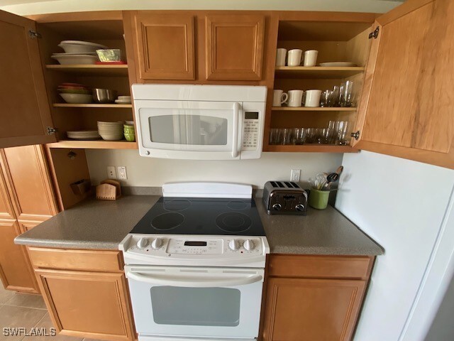 2668 Somerville Loop in Cape Coral, FL - Building Photo