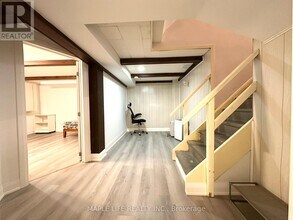 37 Pinemeadow Blvd in Toronto, ON - Building Photo - Building Photo