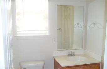 1002 W Avenue B, Unit 2 in Copperas Cove, TX - Building Photo - Building Photo