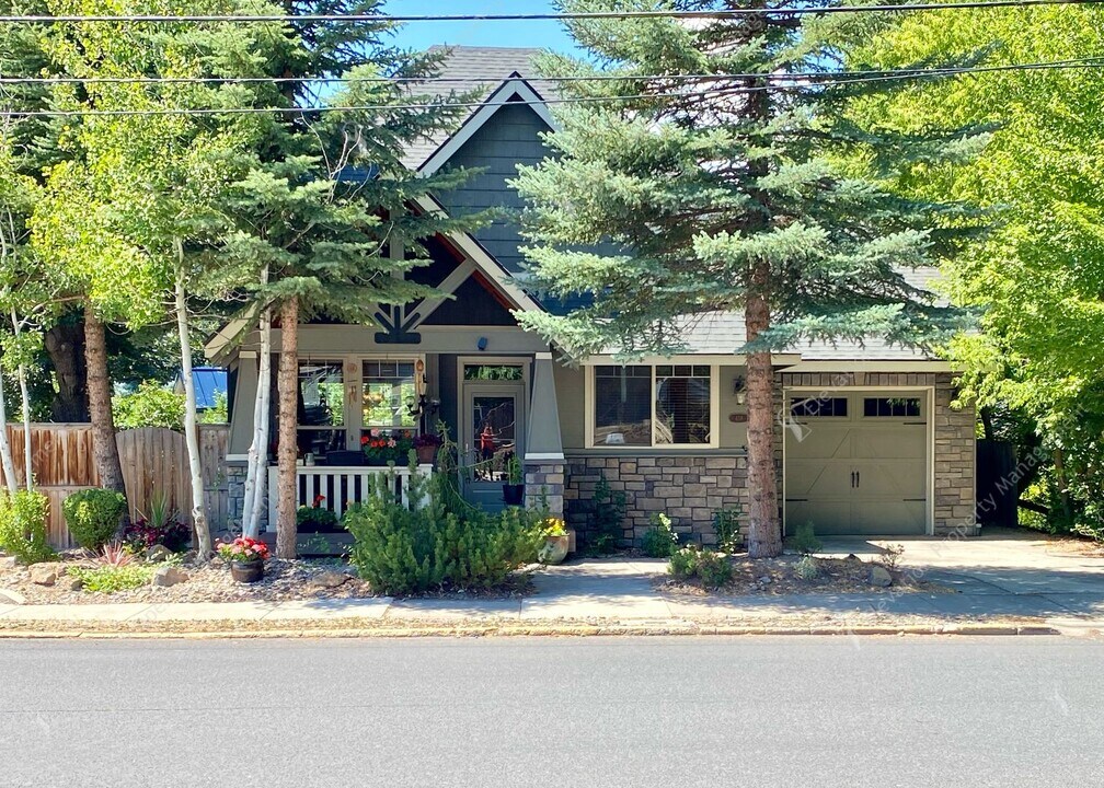 459 NW Broadway St in Bend, OR - Building Photo