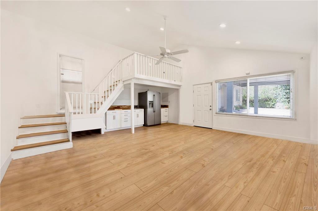 18930 Wells Dr in Los Angeles, CA - Building Photo