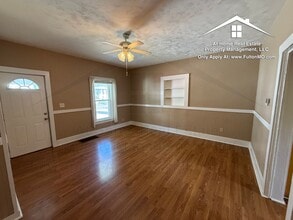 110 W 3rd St in Fulton, MO - Building Photo - Building Photo