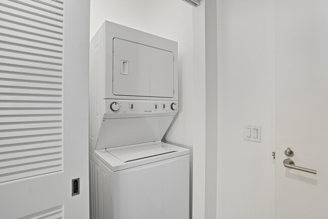 property at 610 W Randolph St