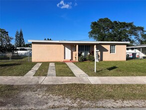 11435 SW 51st St in Miami, FL - Building Photo - Building Photo