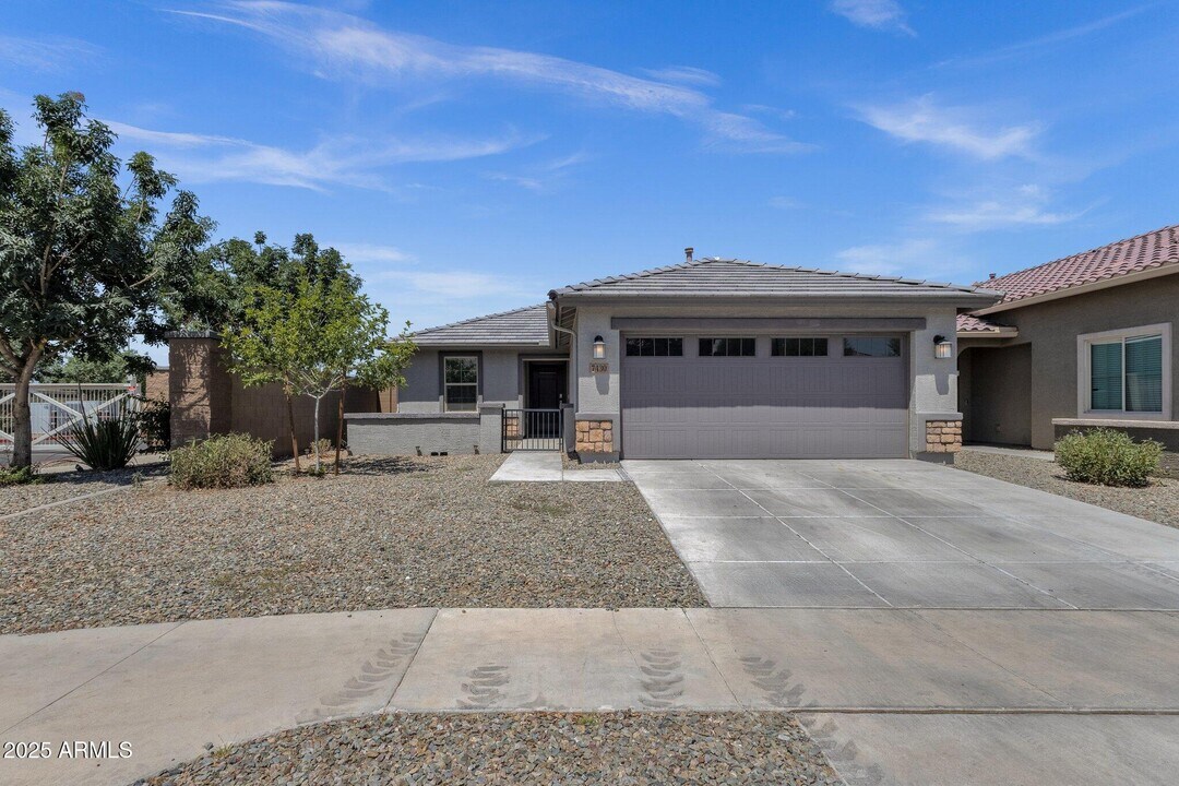 7430 S 22nd Ln in Phoenix, AZ - Building Photo