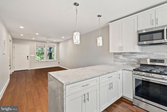 property at 1615 Fairlawn Ave SE