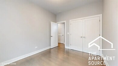 3253 N Elston Ave in Chicago, IL - Building Photo - Building Photo