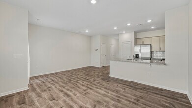 153 Leo St in Angier, NC - Foto de edificio - Building Photo