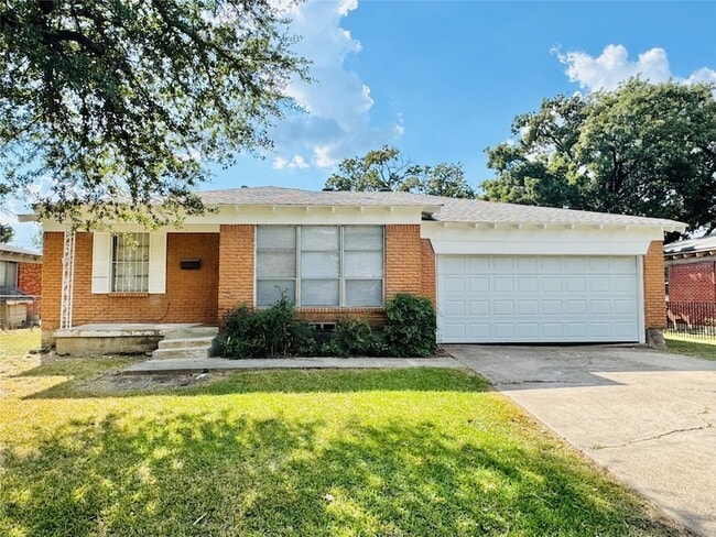 property at 207 S Nachita Dr