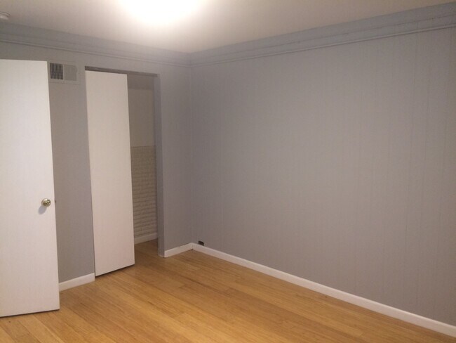 1326 Lowrie St in Pittsburgh, PA - Building Photo - Building Photo