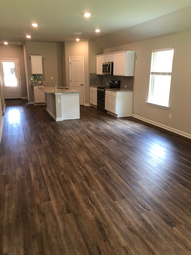 8380 Fairlane Dr in Denham Springs, LA - Building Photo - Building Photo