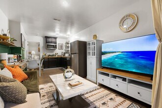 5551 Churchward St in San Diego, CA - Building Photo - Building Photo