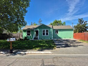 1393 Lance Dr in Santa Rosa, CA - Building Photo - Building Photo