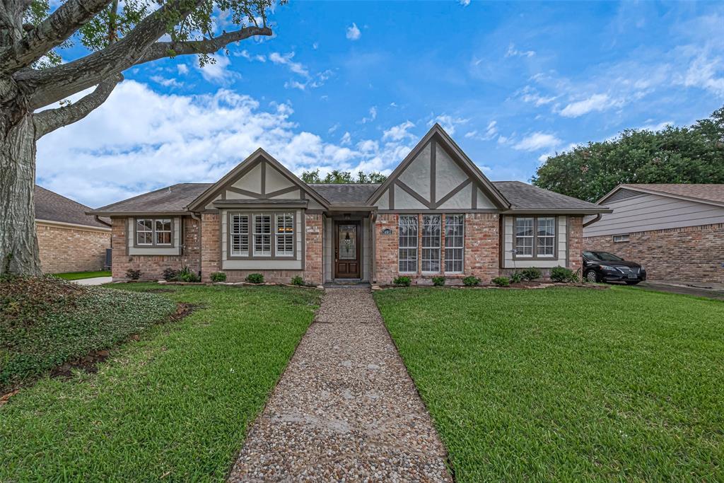 14911 Sun Harbor Dr in Houston, TX - Building Photo