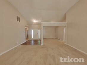 4711 Jackam Ridge Ct in Stonecrest, GA - Foto de edificio - Building Photo