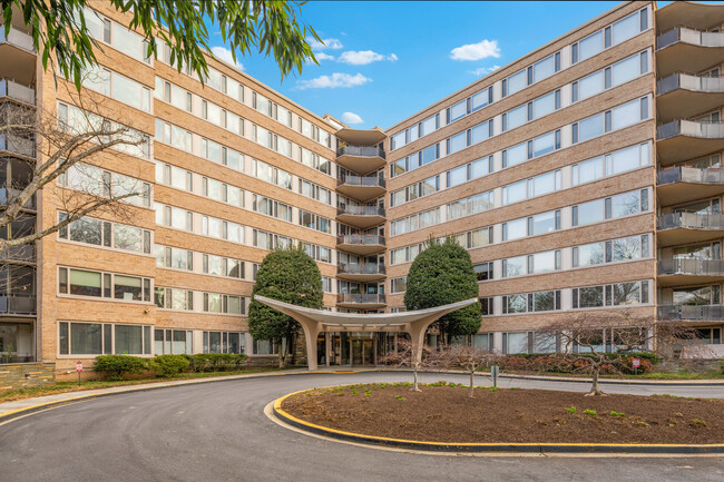 Cathedral Ave Cooperative in Washington, DC - Building Photo - Building Photo