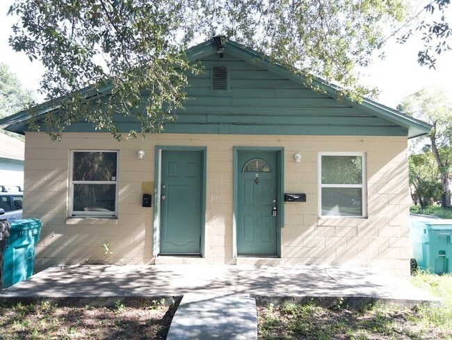 property at 901 W Anderson St